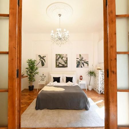 부쿠레슈티 Love.Travel.Explore ♥️Apt W/ Balcony In Old Town 아파트 외부 사진