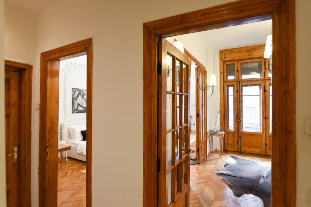 부쿠레슈티 Love.Travel.Explore ♥️Apt W/ Balcony In Old Town 아파트 외부 사진