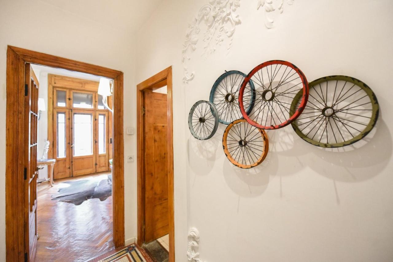 부쿠레슈티 Love.Travel.Explore ♥️Apt W/ Balcony In Old Town 아파트 외부 사진
