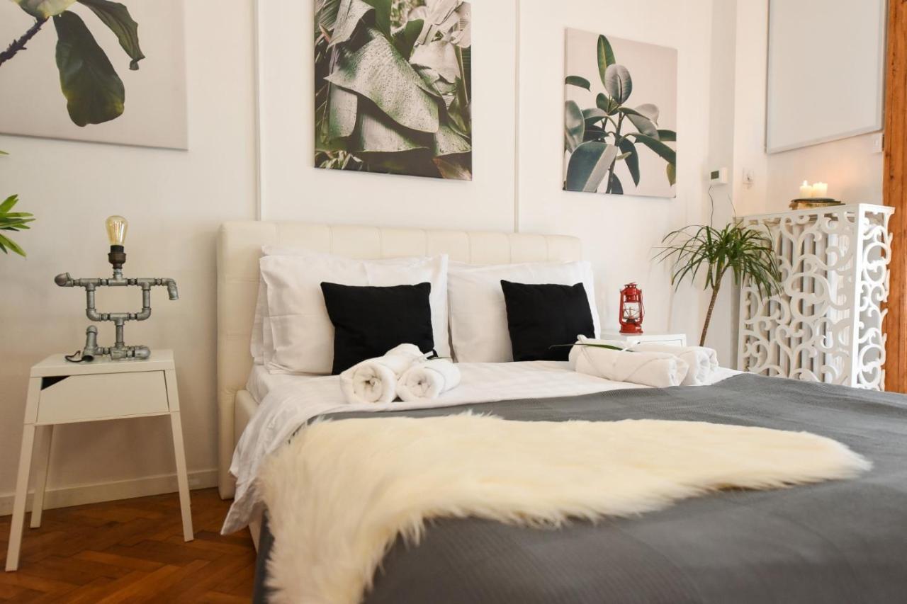 부쿠레슈티 Love.Travel.Explore ♥️Apt W/ Balcony In Old Town 아파트 외부 사진